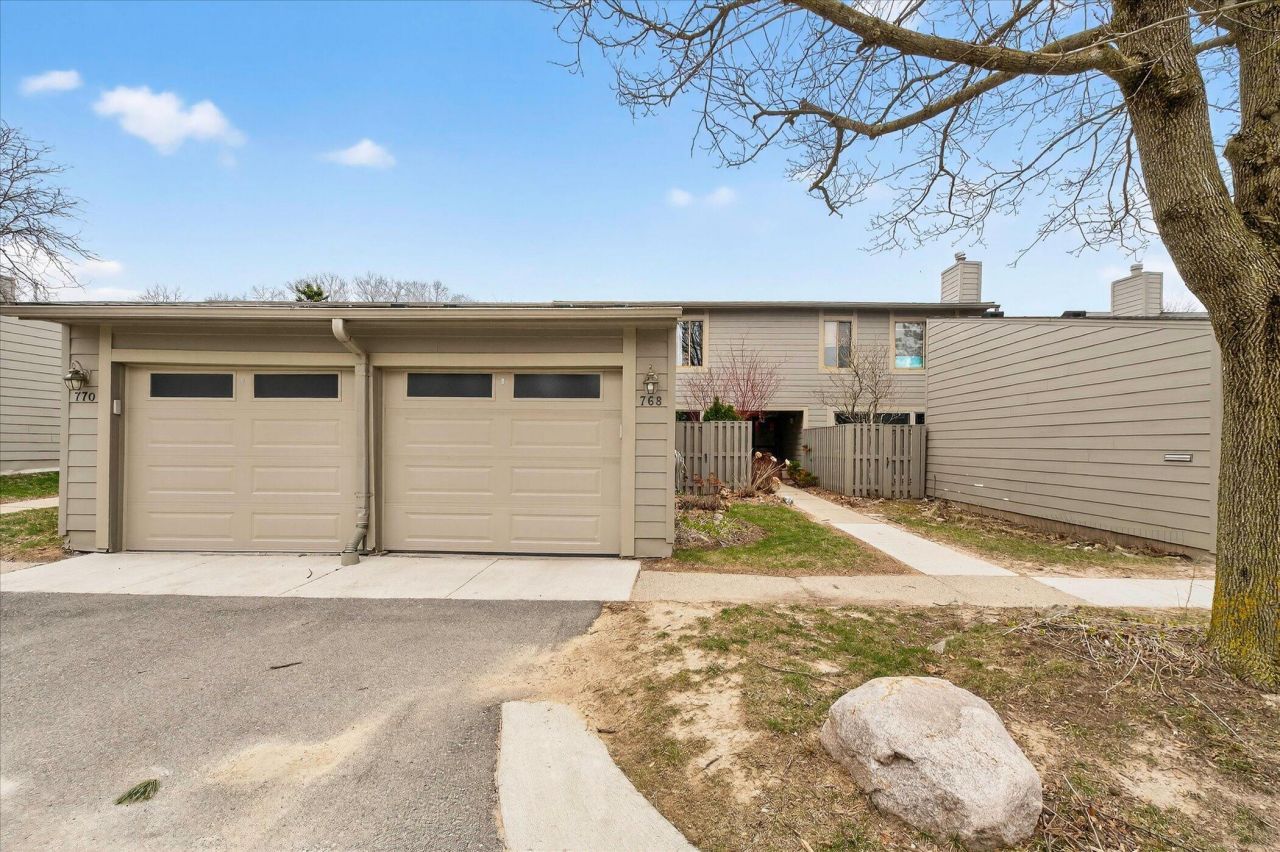 768 Watersedge Drive, Ann Arbor, MI 48105 Main Photo