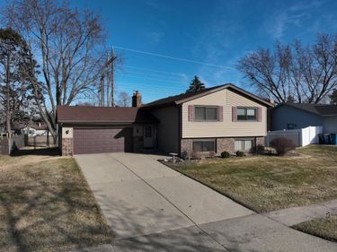 9901 Oakland Avenue S, Bloomington, MN 55420