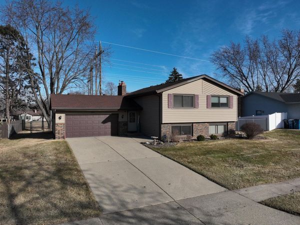 9901 Oakland Avenue S, Bloomington, MN 55420