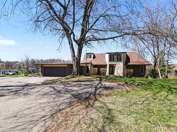 13490 Lakebrook Drive, Tyrone Twp, MI 48430
