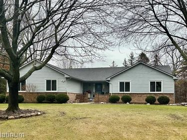 10696 Parker Court, Green Oak Twp, MI 48178