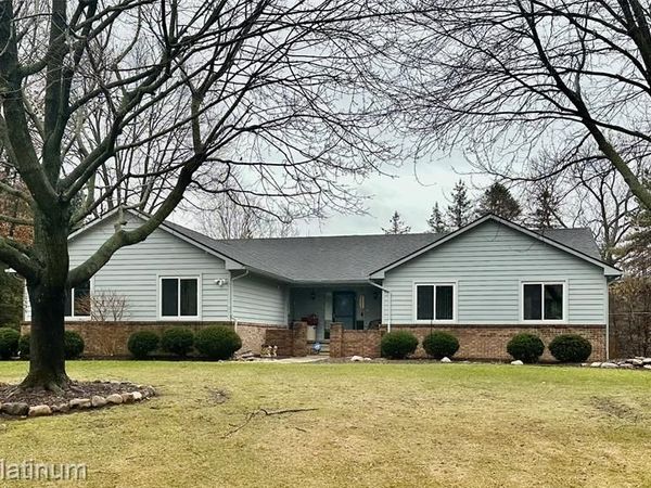 10696 Parker Court, Green Oak Twp, MI 48178