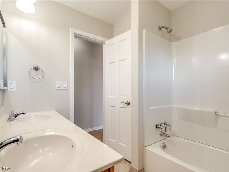 28755 Chardon Road, Willoughby Hills, OH 44092 Photo 12