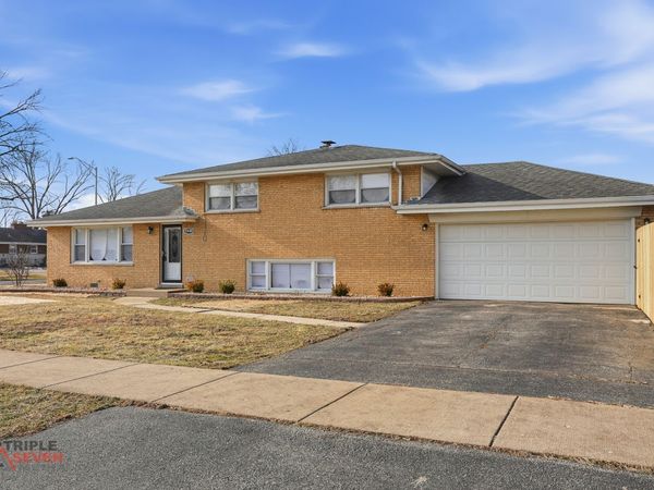 5500 W 83rd Place, Burbank, IL 60459