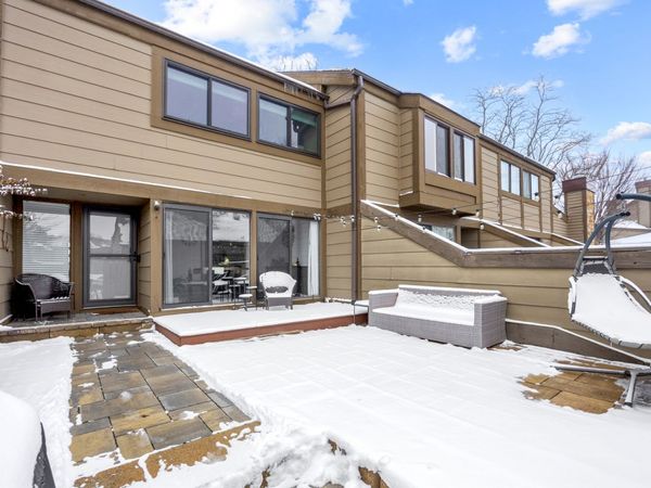 122 Aberdeen Court , Geneva, IL 60134