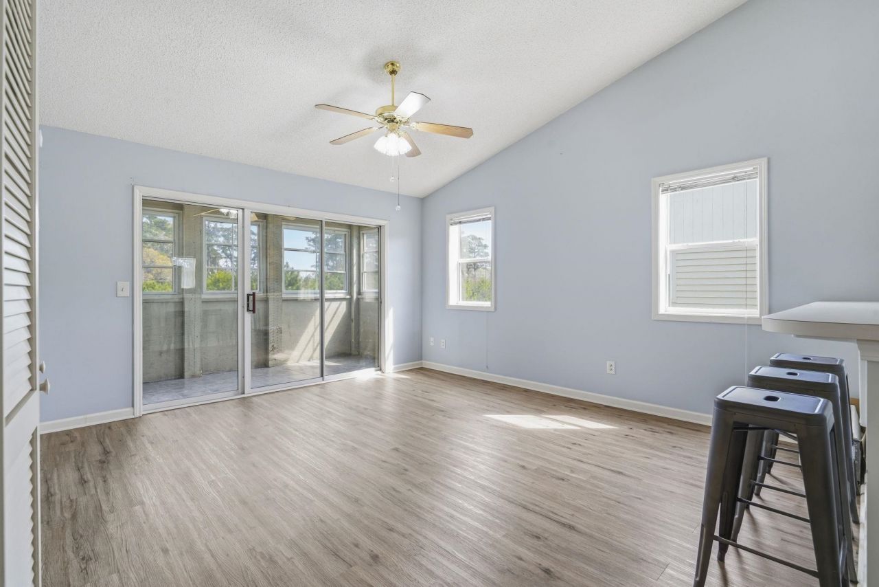 1460 Blue Tree Ct.  Photo 10