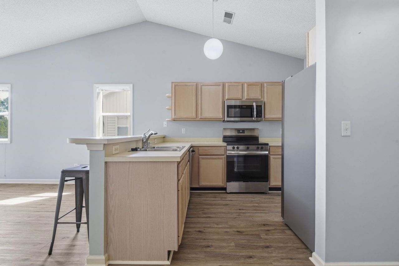 1460 Blue Tree Ct.  Photo 4