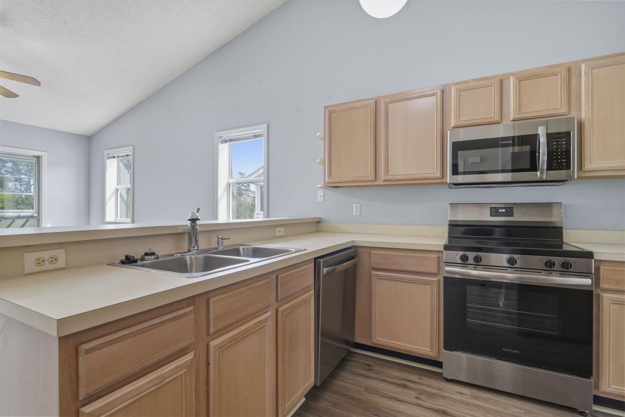 1460 Blue Tree Ct.  Photo 5