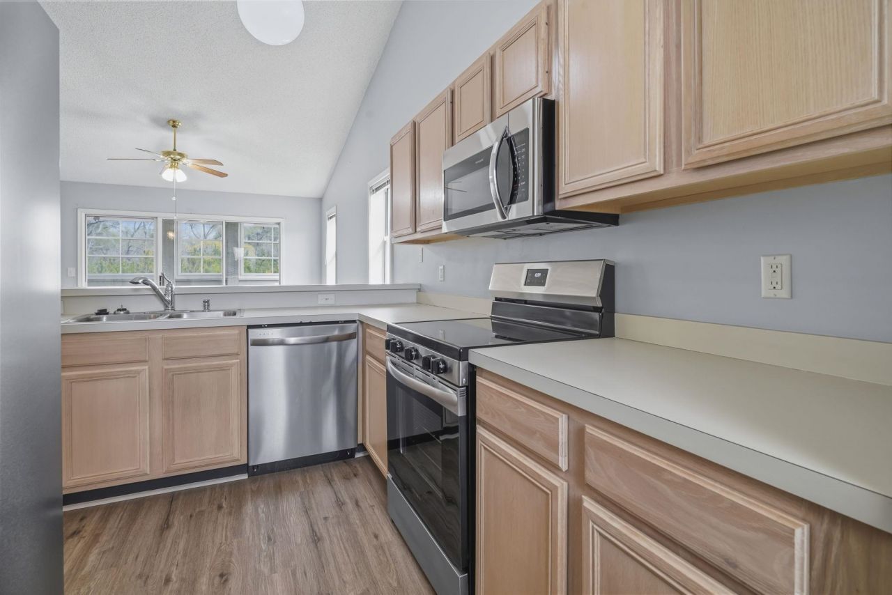 1460 Blue Tree Ct.  Photo 8