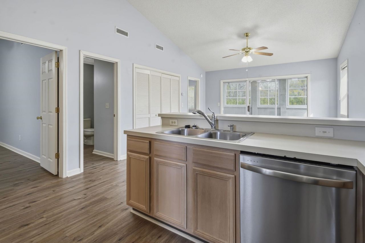 1460 Blue Tree Ct.  Photo 9