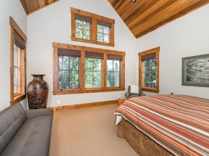 11221 Skislope Way, Truckee, CA 96161 Photo