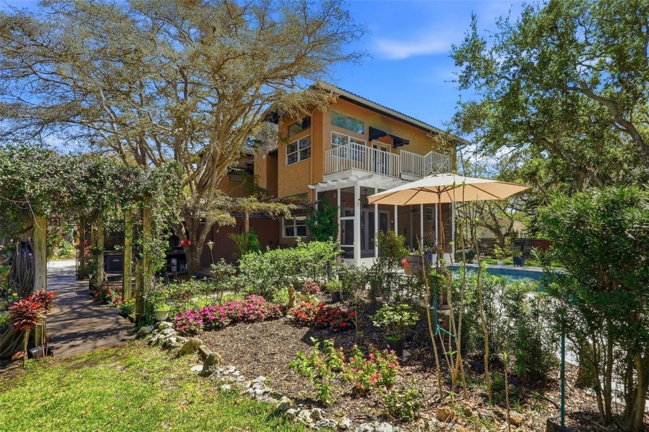 10785 Danielle Drive, Largo, FL 33774 Photo