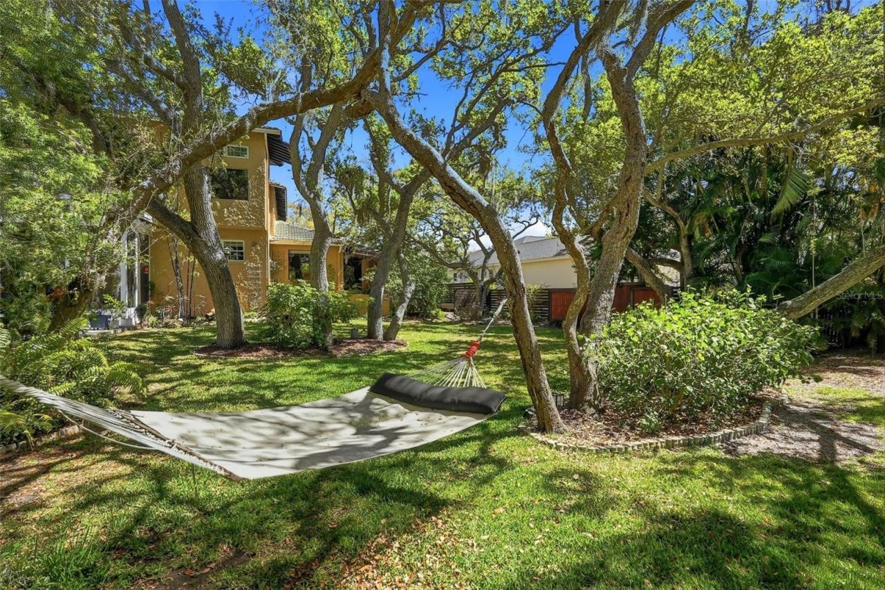 10785 Danielle Drive, Largo, FL 33774 Photo