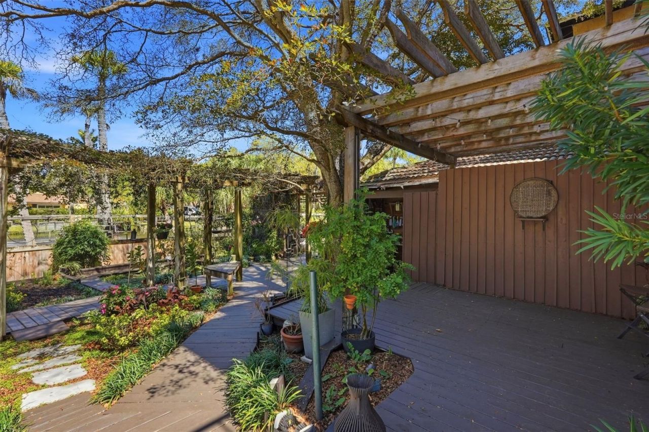 10785 Danielle Drive, Largo, FL 33774 Photo