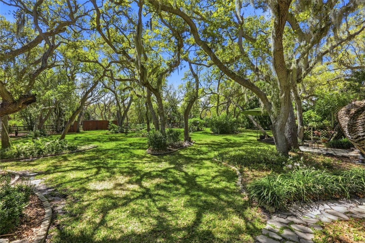 10785 Danielle Drive, Largo, FL 33774 Photo