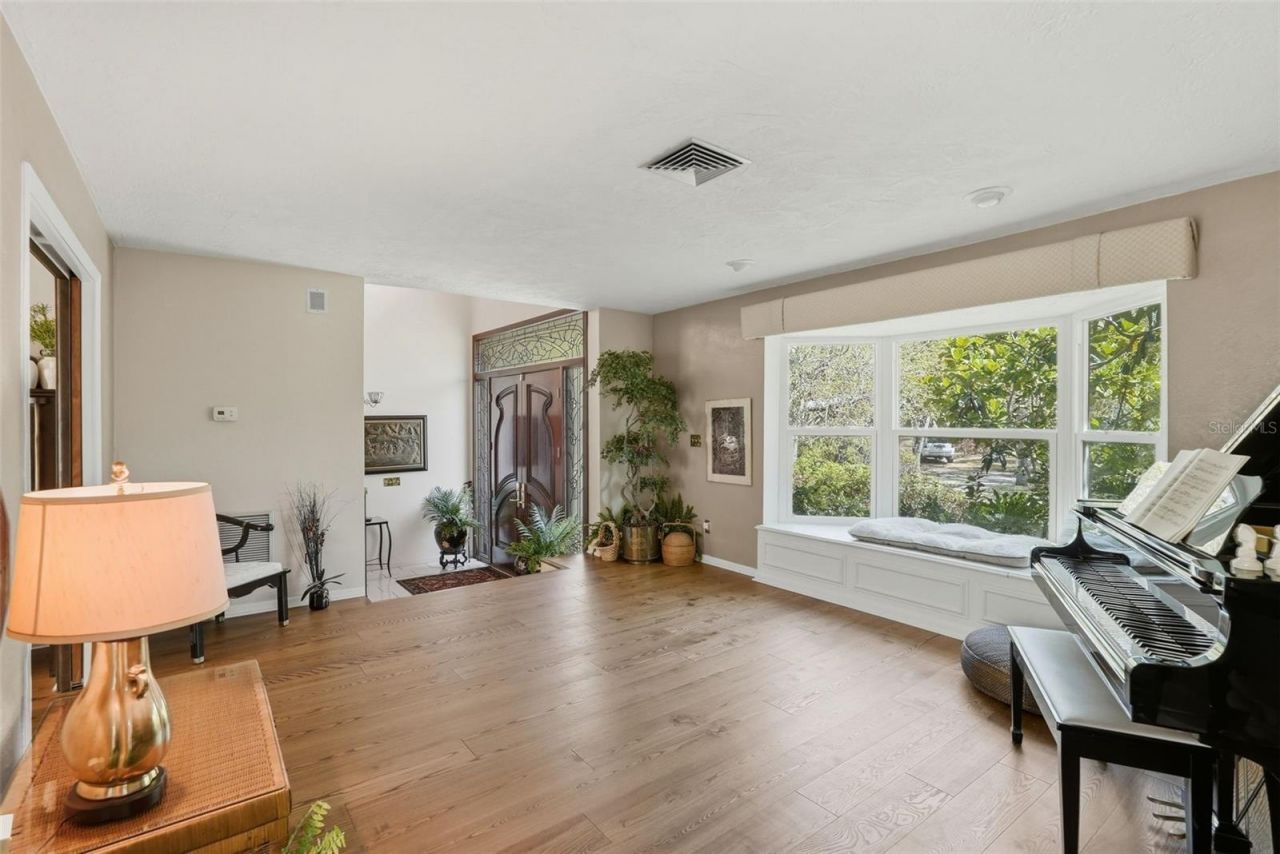 10785 Danielle Drive, Largo, FL 33774 Photo