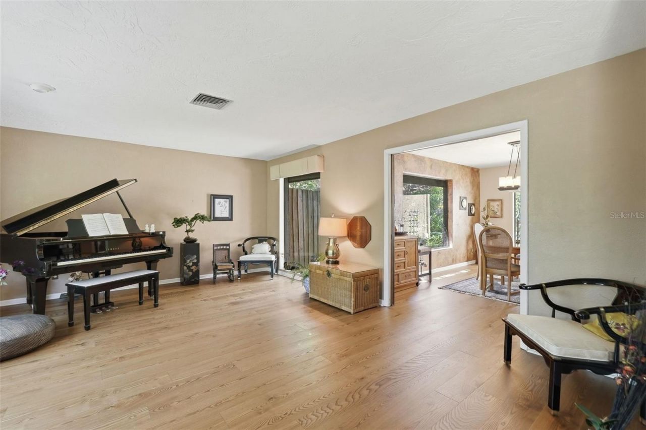 10785 Danielle Drive, Largo, FL 33774 Photo