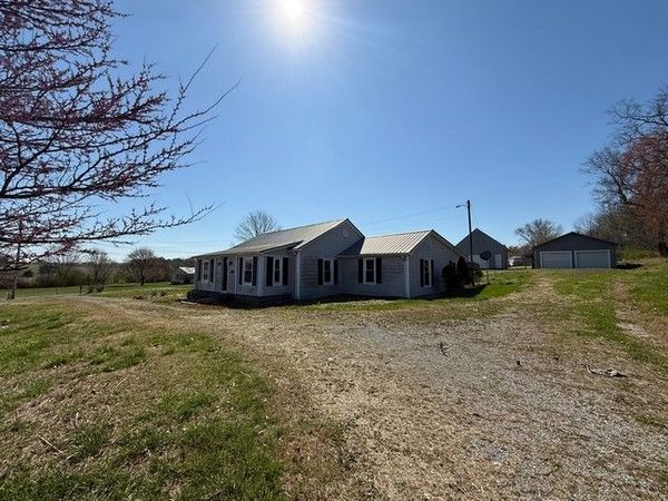 469 Fred Cooper Rd , McMinnville, TN 37110