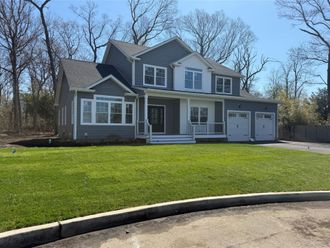 4 Lotto Court Lake Grove, NY 11755
