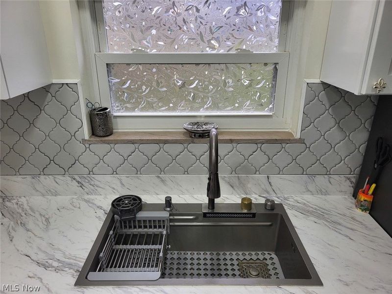 1450 S Lallendorf Road, Oregon, OH 43616 Photo 11