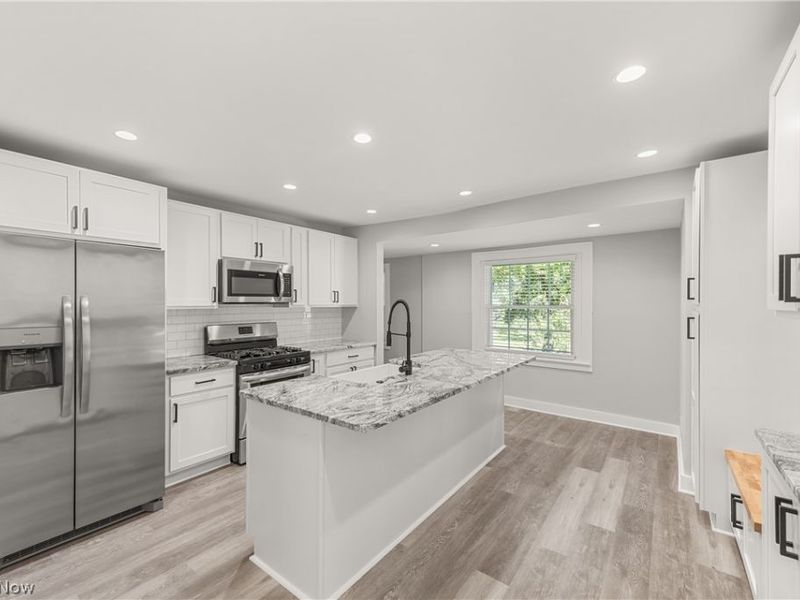 37384 Detroit Road , Avon, OH 44011 Photo 6