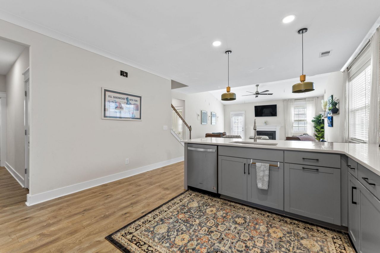 601 Yellow Leaf Lane Photo 11