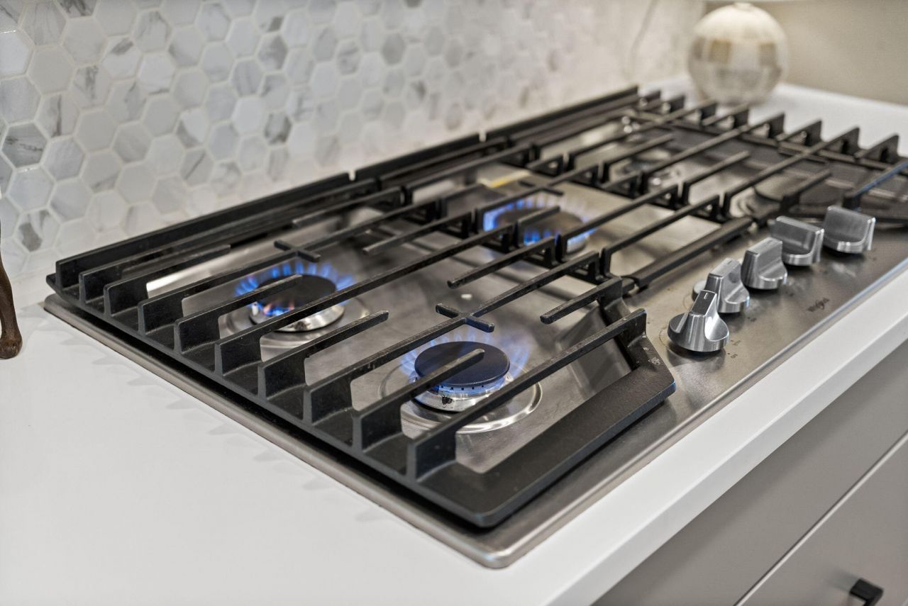 601 Yellow Leaf Lane Photo 13