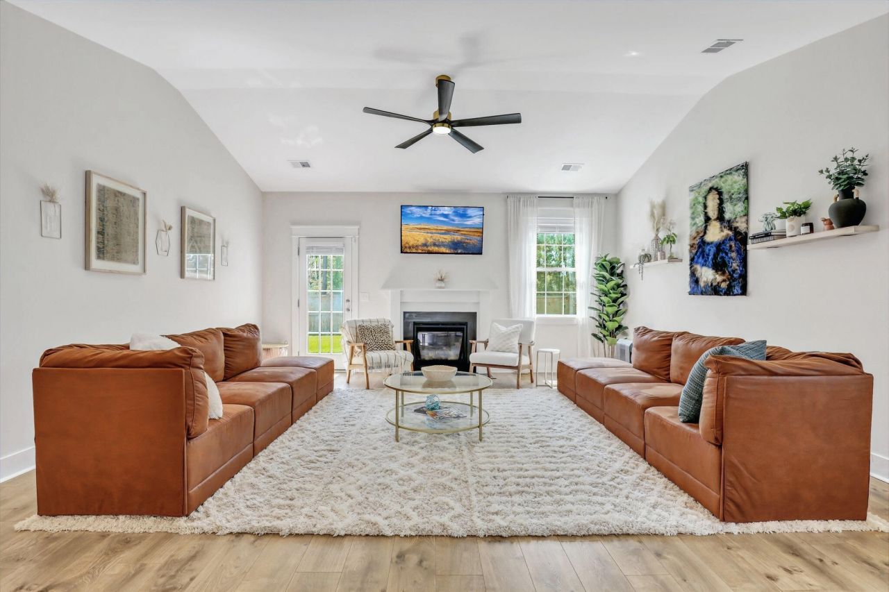 601 Yellow Leaf Lane Photo 17