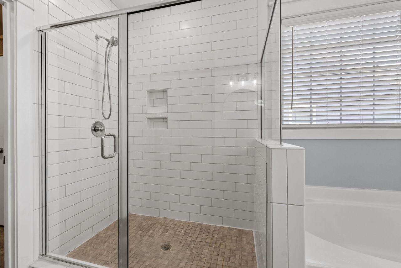 601 Yellow Leaf Lane Photo 27