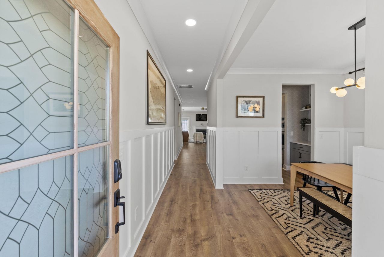 601 Yellow Leaf Lane Photo 4