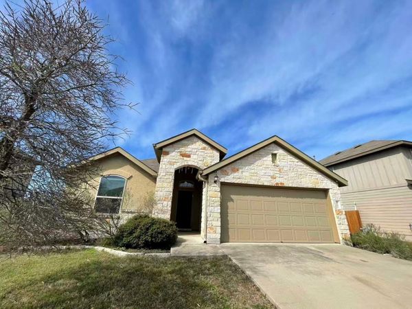 457 Dragon Ridge RD , Buda, TX 78610