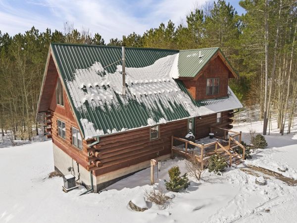 5895 Maidens Road, Onekama, MI 49675