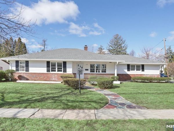 225 Broadway, HILLSDALE, NJ 07642