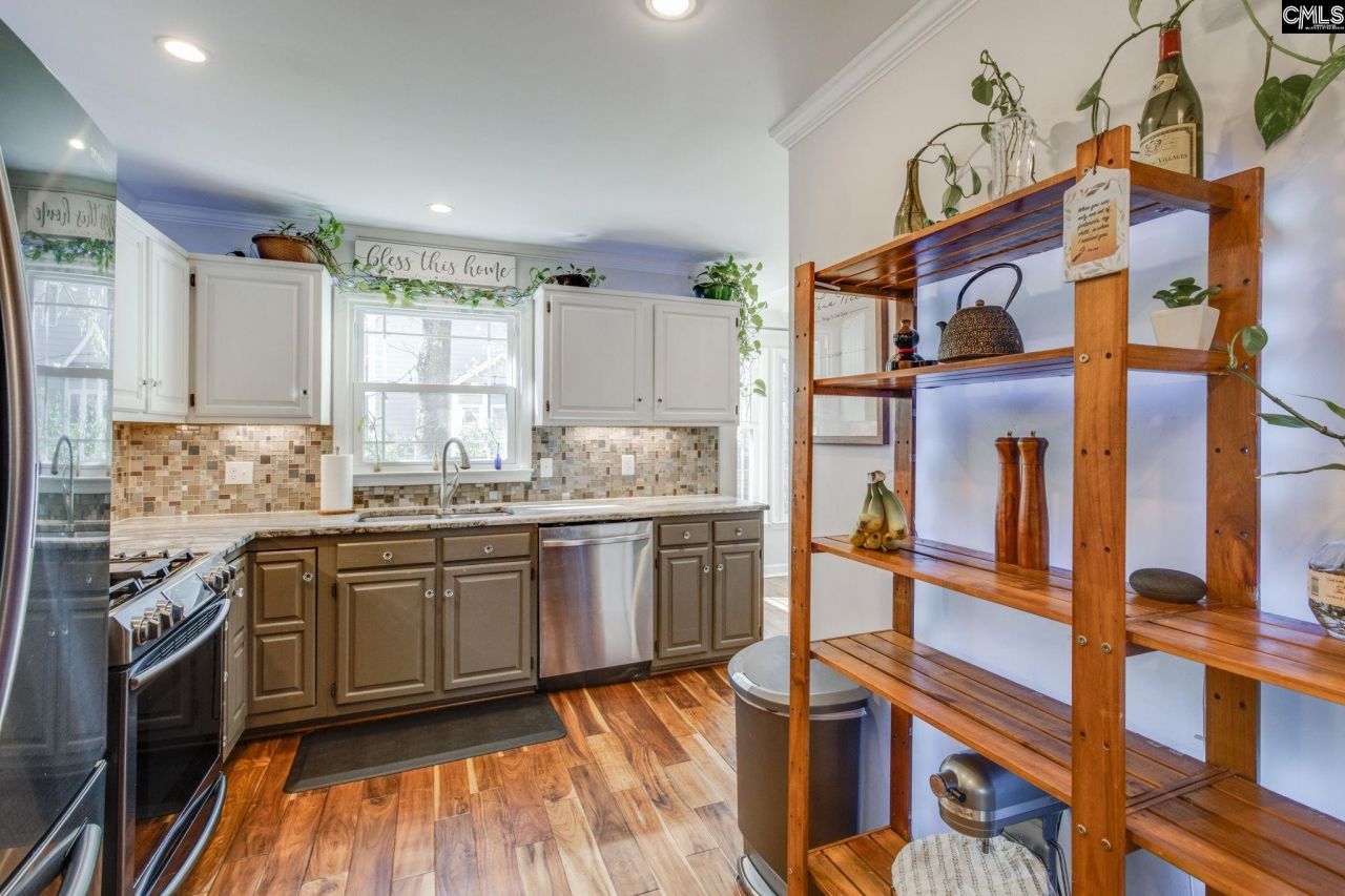 210 Brook Hollow Drive  Photo 12