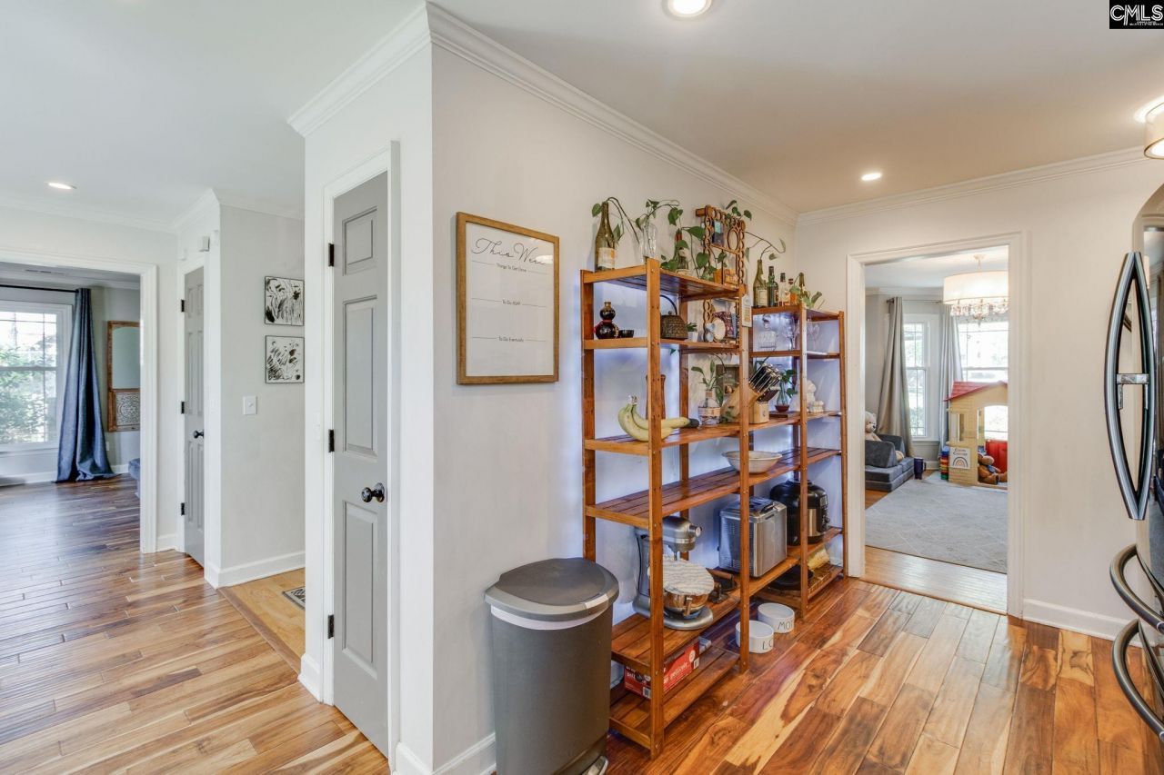 210 Brook Hollow Drive  Photo 14