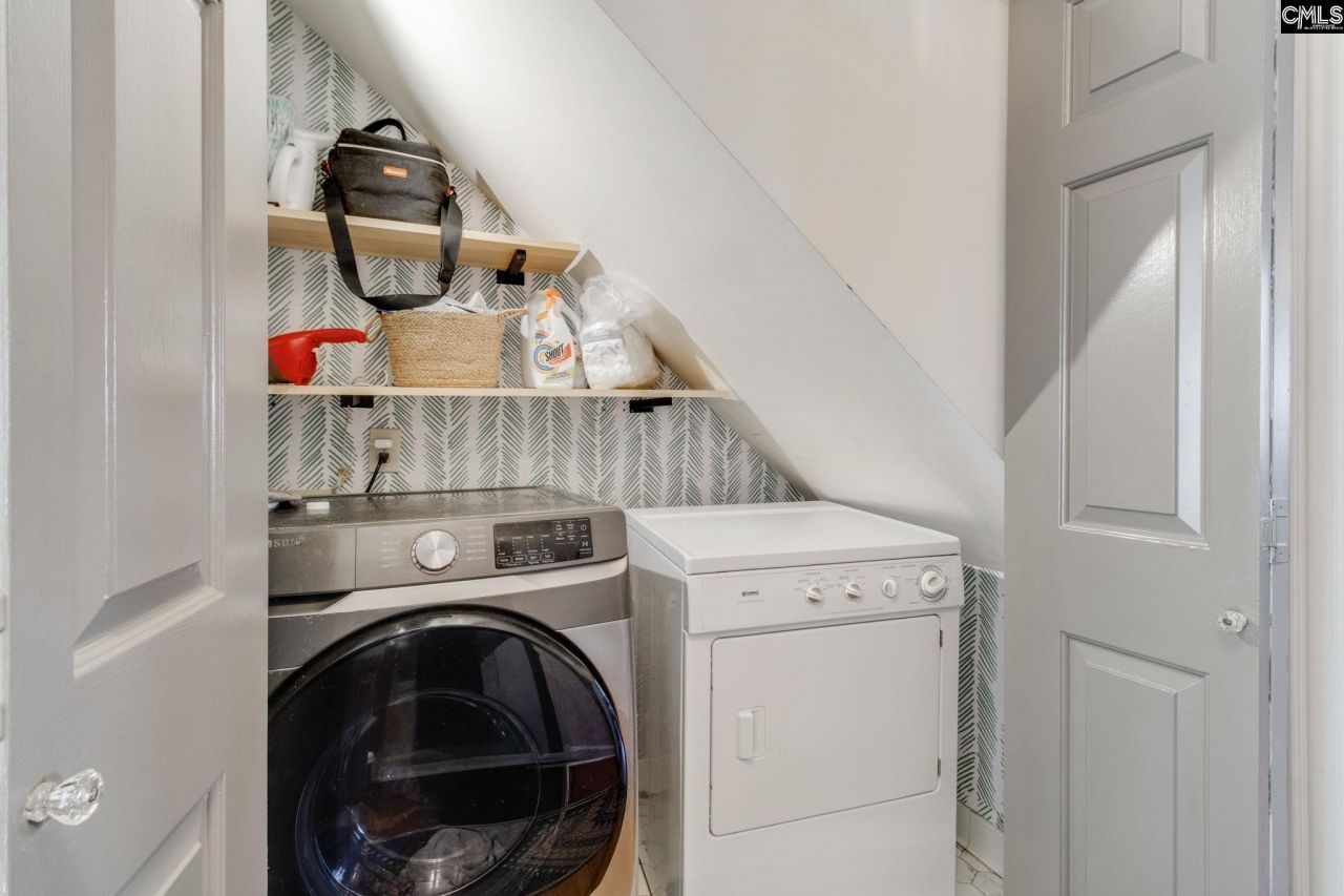 210 Brook Hollow Drive  Photo 18