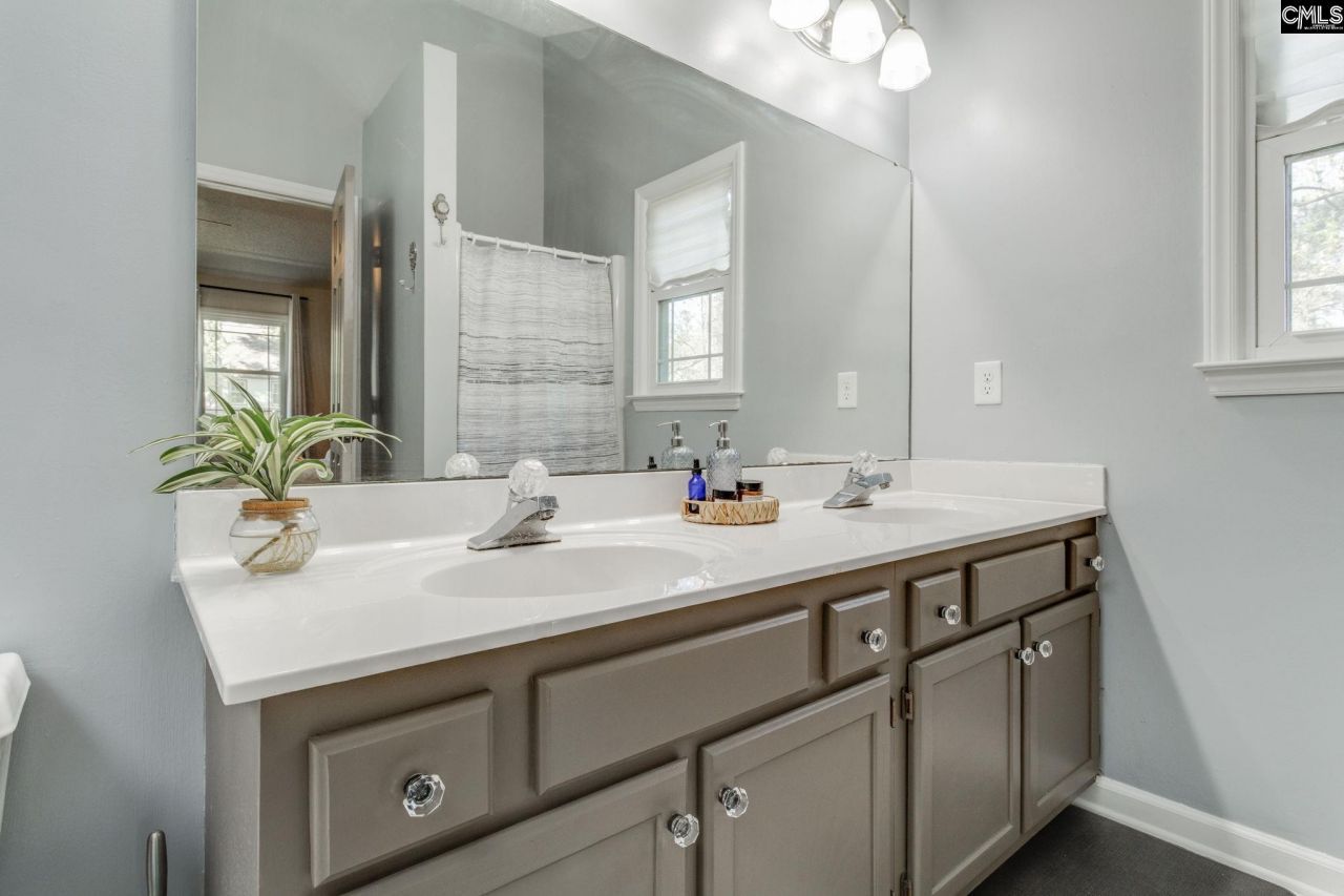 210 Brook Hollow Drive  Photo 22