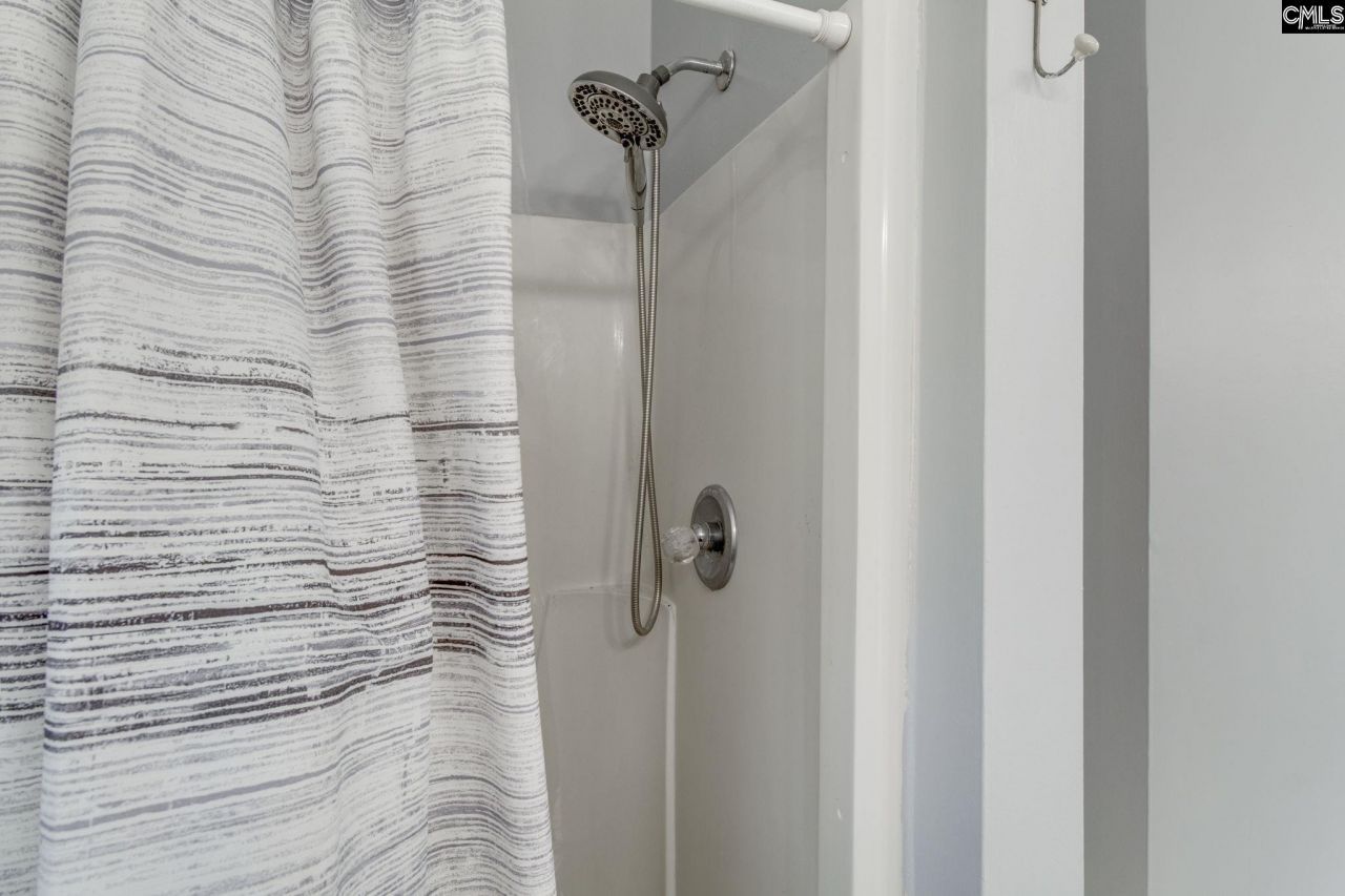 210 Brook Hollow Drive  Photo 23