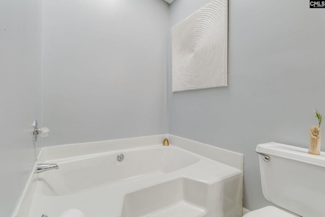 210 Brook Hollow Drive  Photo 24