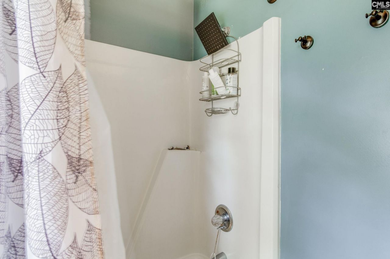 210 Brook Hollow Drive  Photo 32