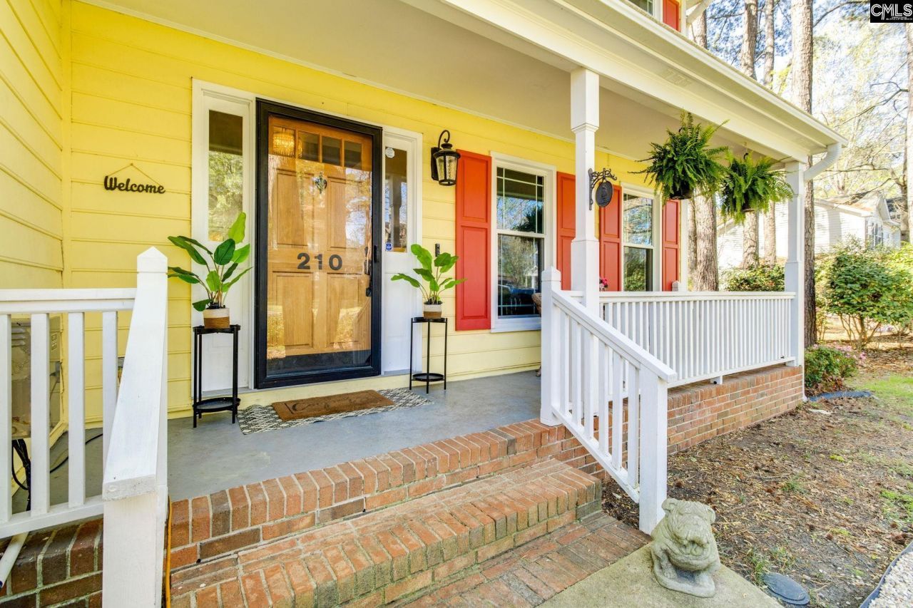 210 Brook Hollow Drive  Photo 4