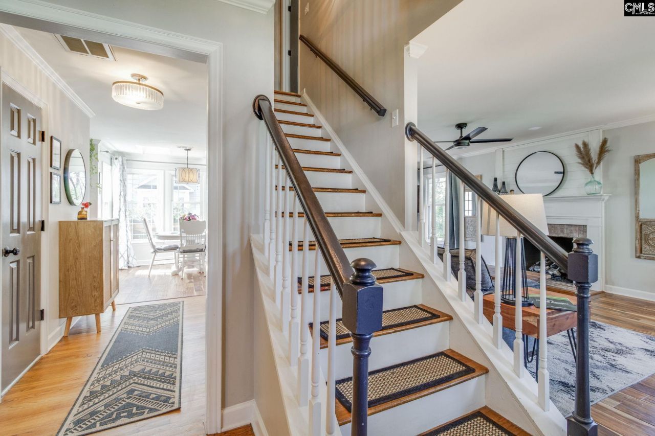 210 Brook Hollow Drive  Photo 5