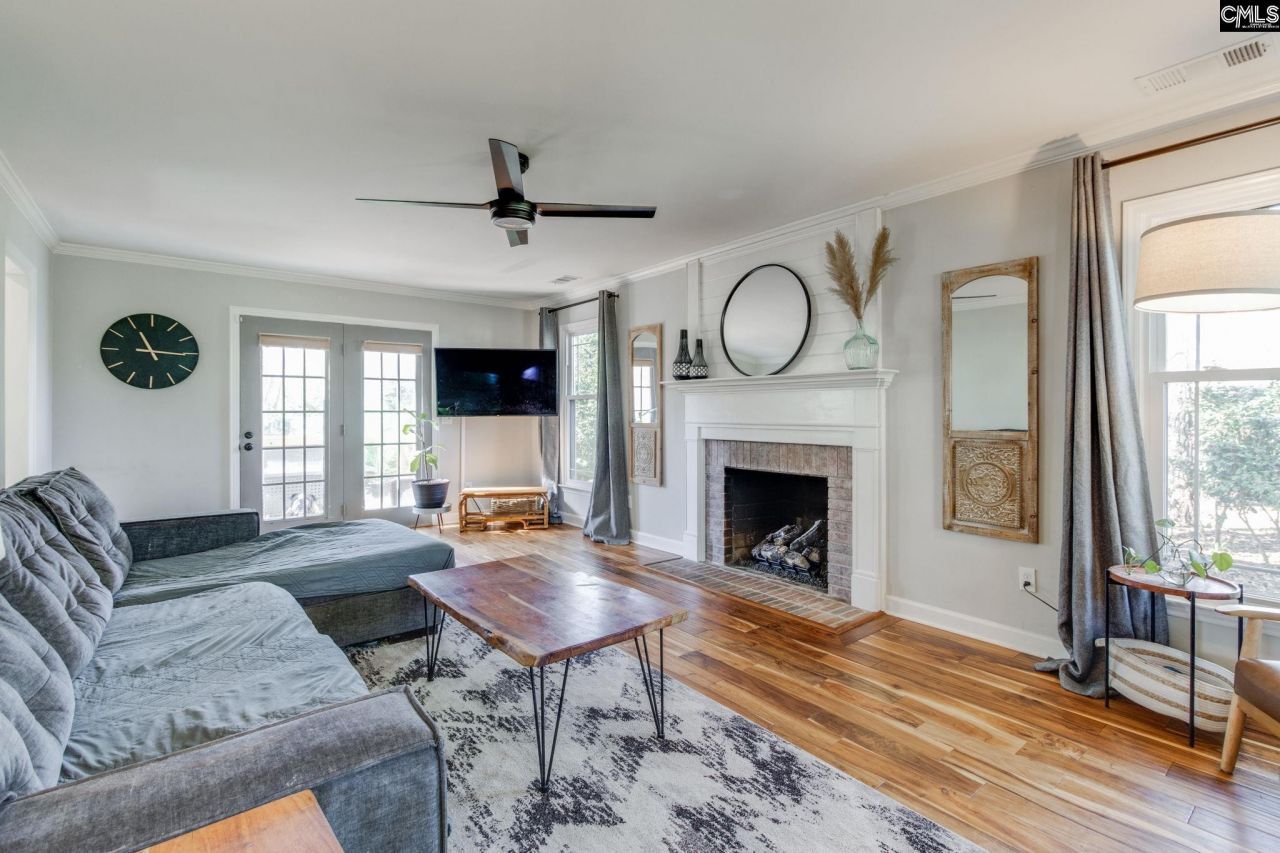 210 Brook Hollow Drive  Photo 8