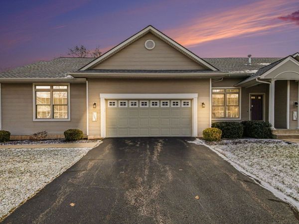 1102 Barrington NW, Grand Rapids, MI 49534