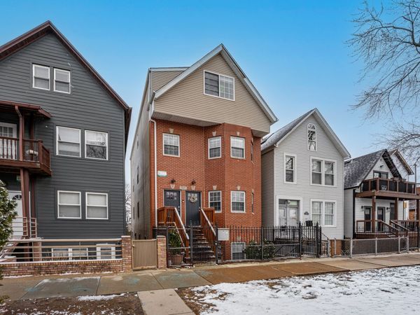 3115 N Oakley Avenue, Chicago, IL 60618