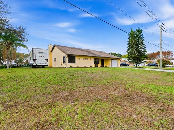 2580 SW Bayshore Blvd, Port St. Lucie, FL 34984