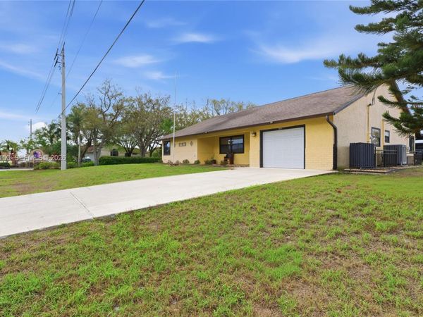 2580 SW Bayshore Blvd , Port St. Lucie, FL 34984