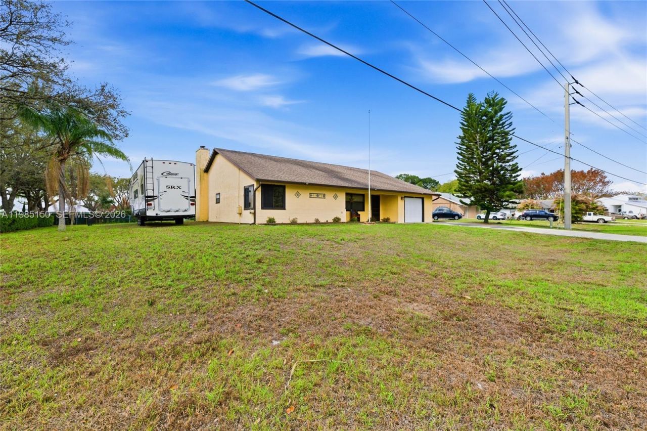 2580 SW Bayshore Blvd , Port Saint Lucie, FL 34984 Photo