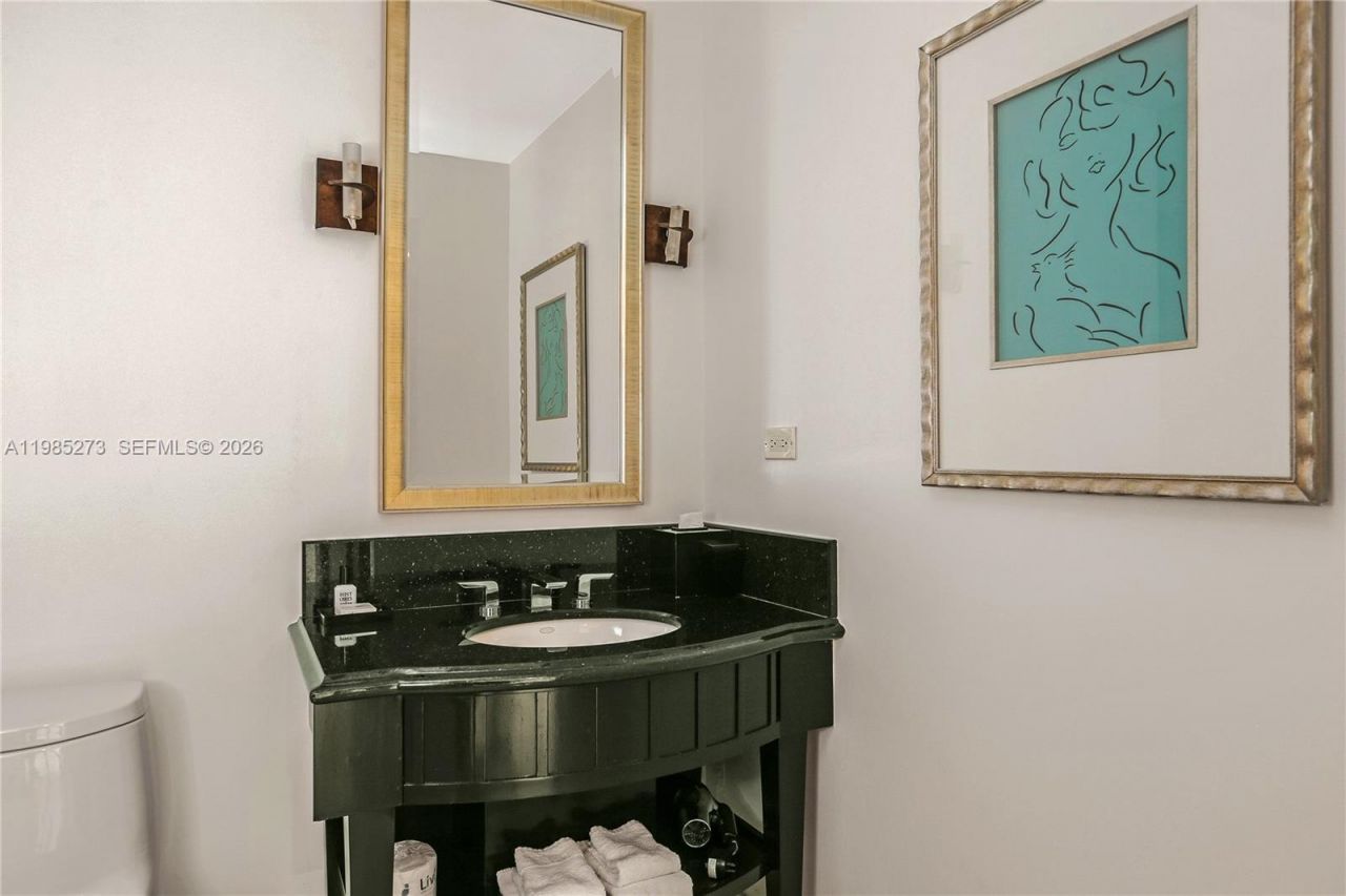 4391 Collins Ave , Unit 307, Miami Beach, FL 33140 Photo