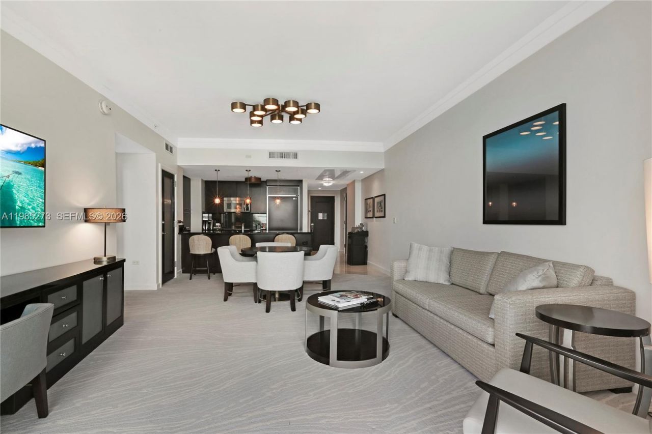 4391 Collins Ave , Unit 307, Miami Beach, FL 33140 Photo